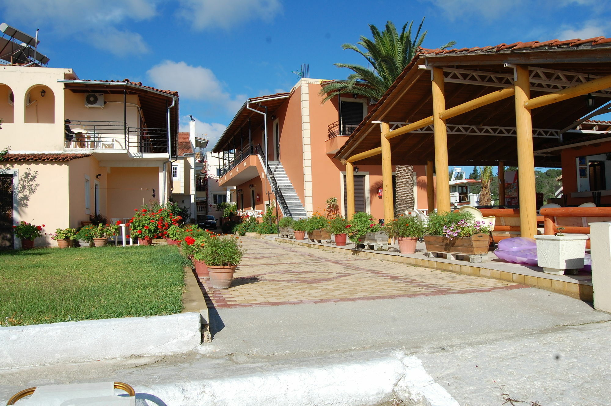 Seafront Apartments Kávos Zewnętrze zdjęcie